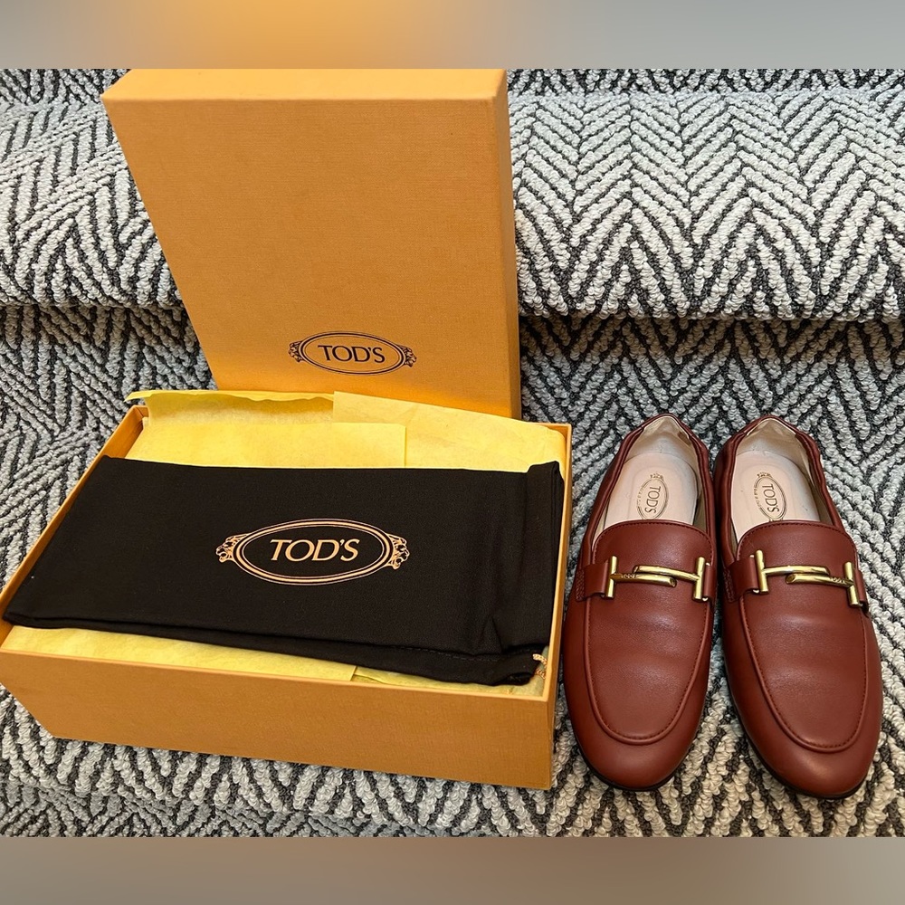 Tod's Brown Maple Brown Red Leather Double T Loafers Size 39